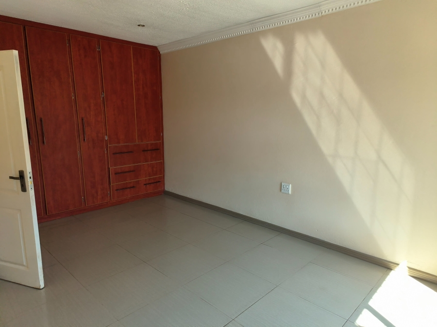 To Let 2 Bedroom Property for Rent in Promosa North West